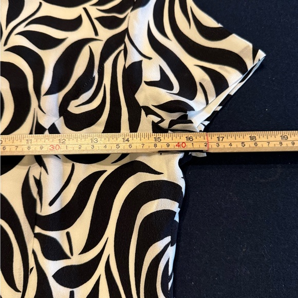 Banana Republic Black and White Patterned Mini Dress Sz 2 - Picture 7 of 12